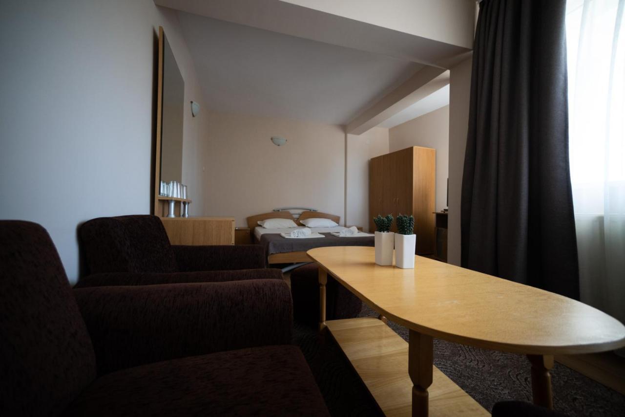 Hotel Velista Vonesjta voda Exteriör bild